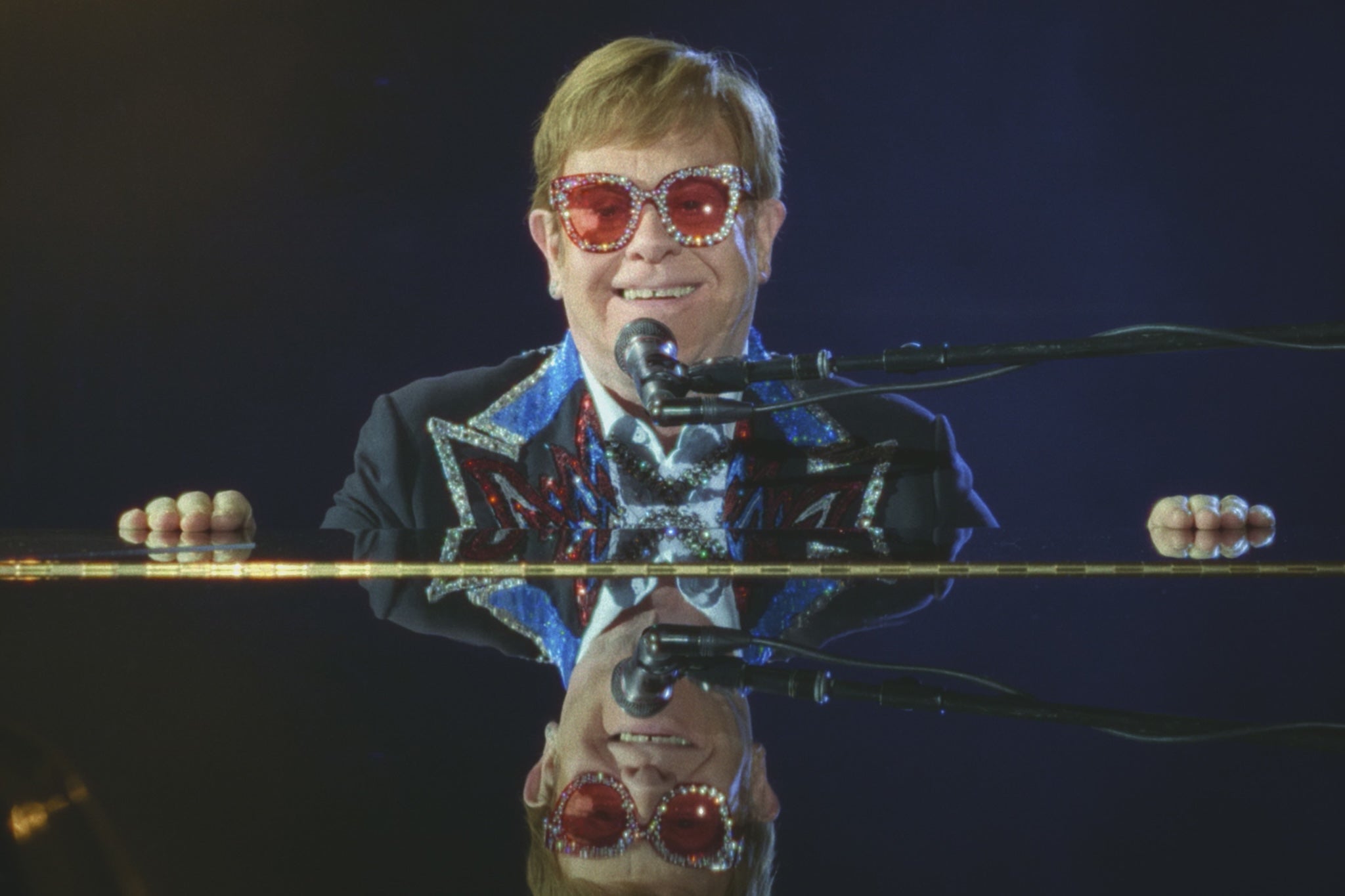 Elton takes a moment to enjoy his final concert tour performance at Dodger Stadium on 20 November 2022