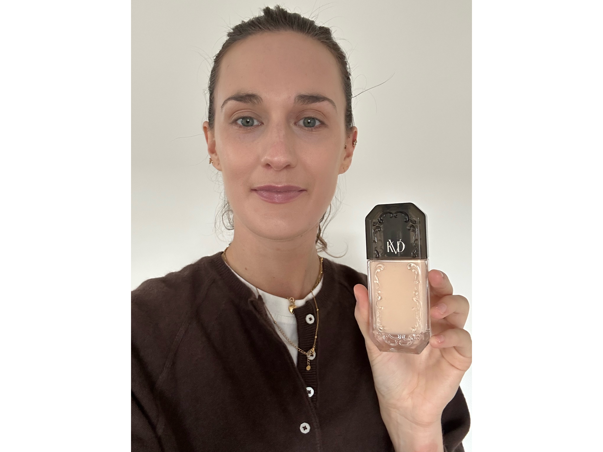 KVD Beauty good apple full-coverage serum foundation