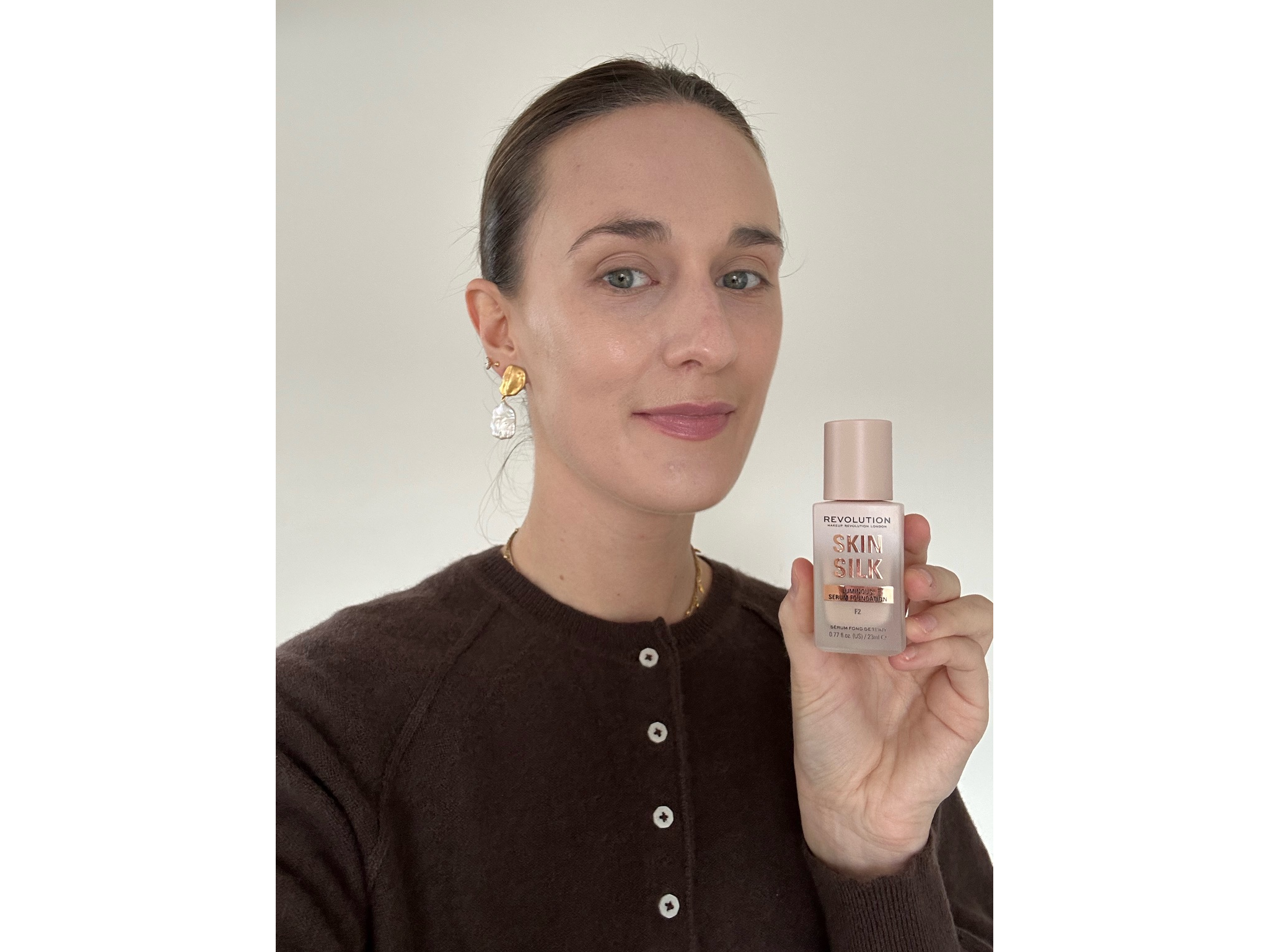 Makeup Revolution skin silk serum foundation