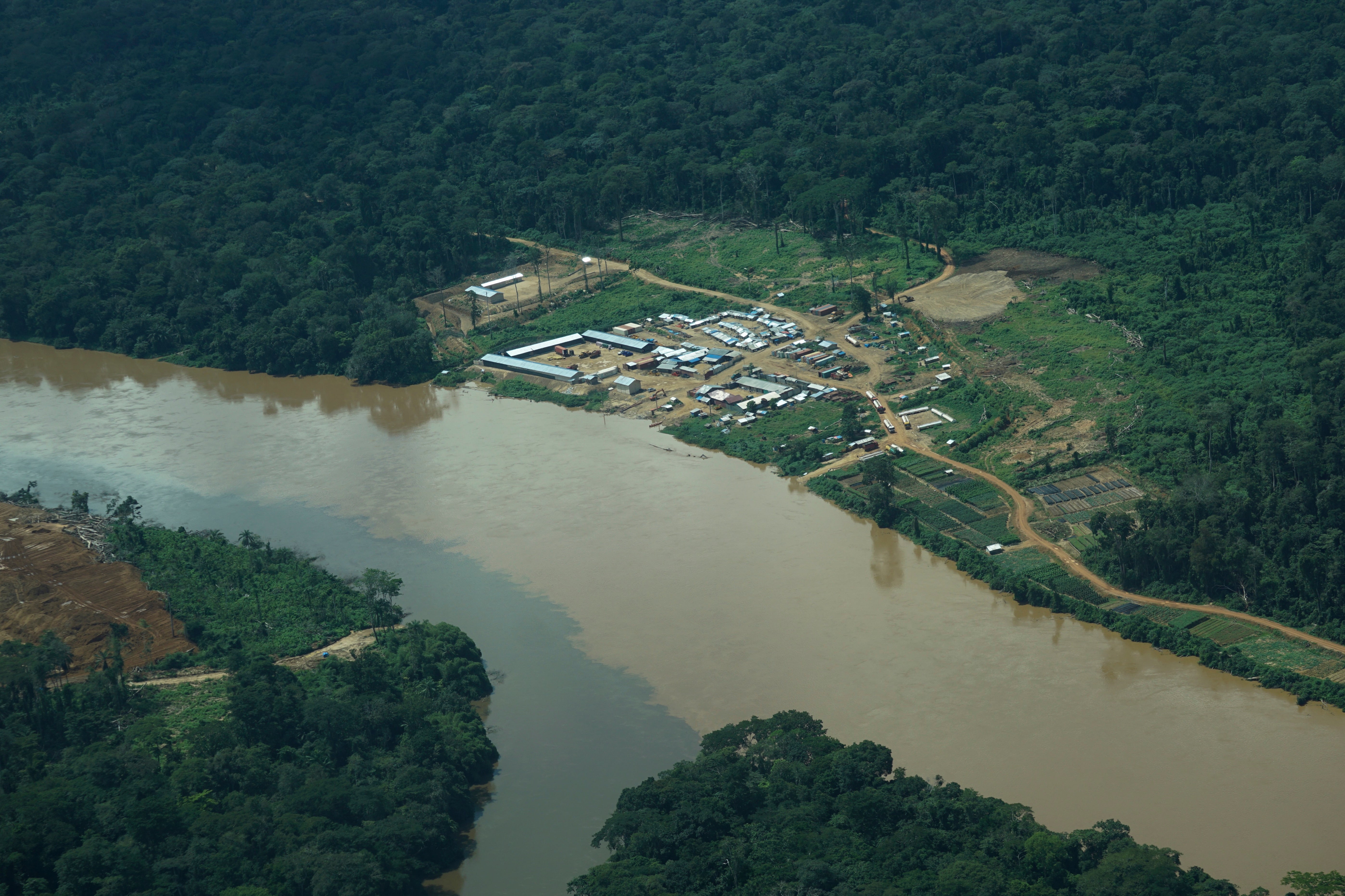 At least 25 are dead including children in the sinking in the Fimi River, Congo