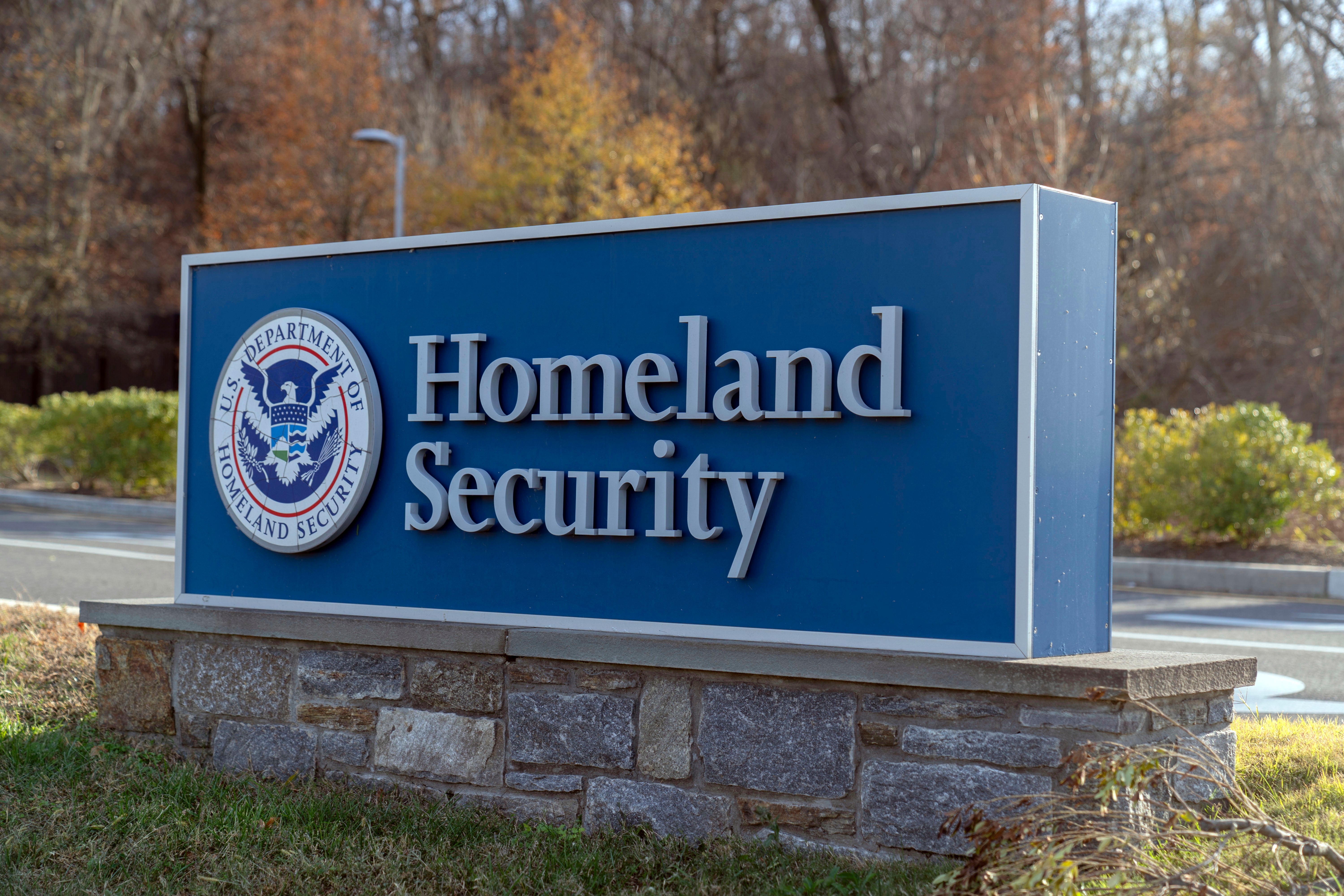 Two Department of Homeland Security agents in Utah illegally sold drugs through an informant in a scheme that brought in up to $300,000, investigators say