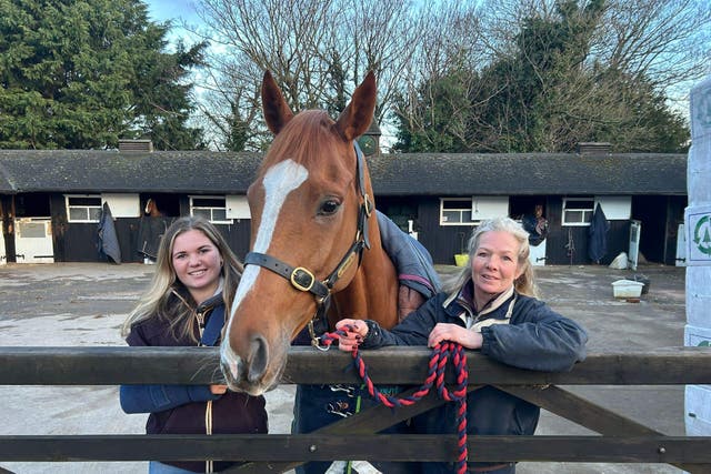 Unlucky racehorse Thank You Ma’am with his trainer Georgie Nicholls (right) and her daughter jockey Olive Nicholls (Rupert Adams/PA)