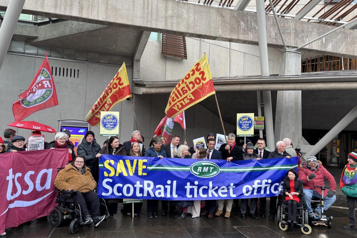 RMT to call strike ‘if needs be’ over proposed cuts to rail ticket office hours