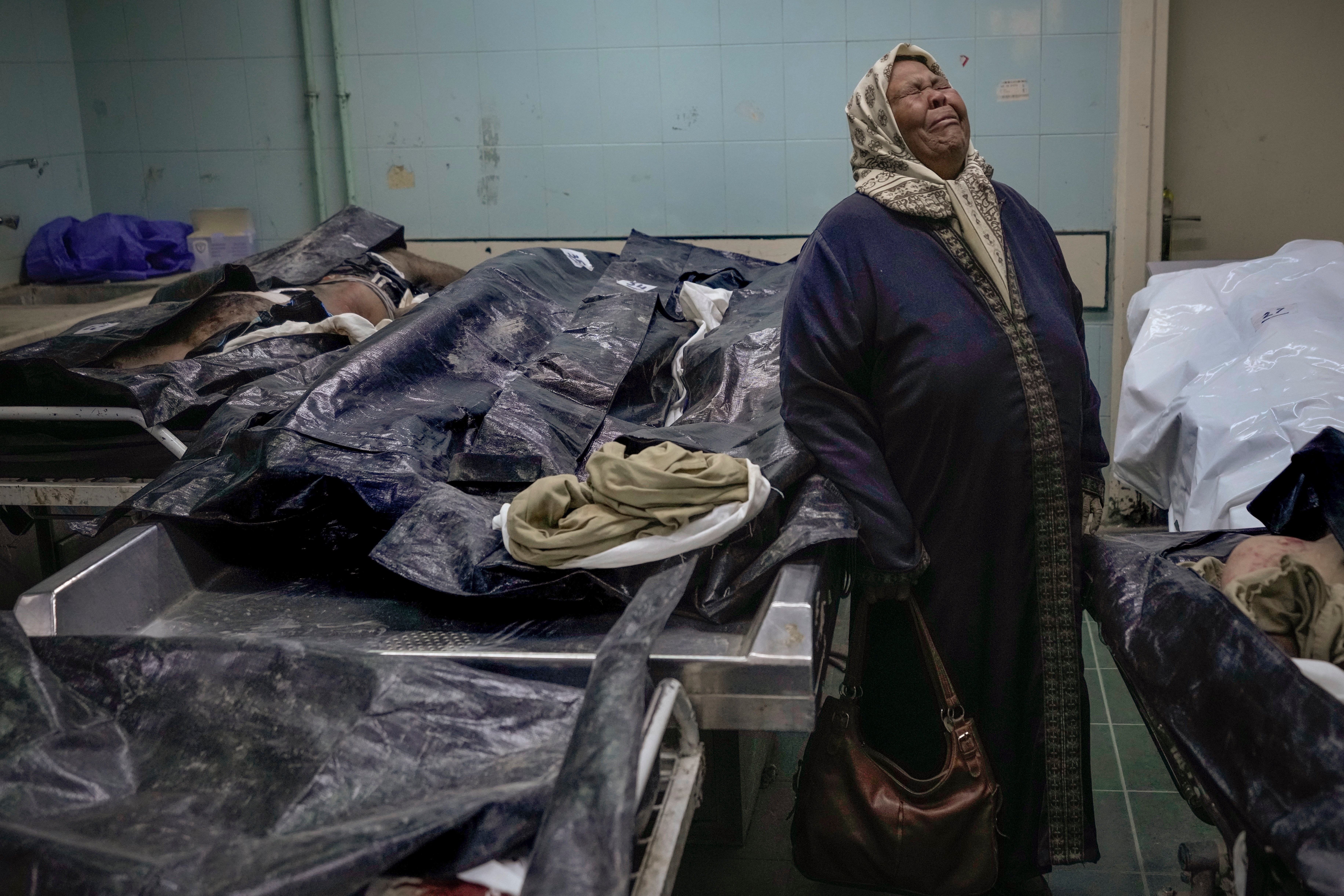 SIRIA-BUSCANDO EN LAS MORGUES