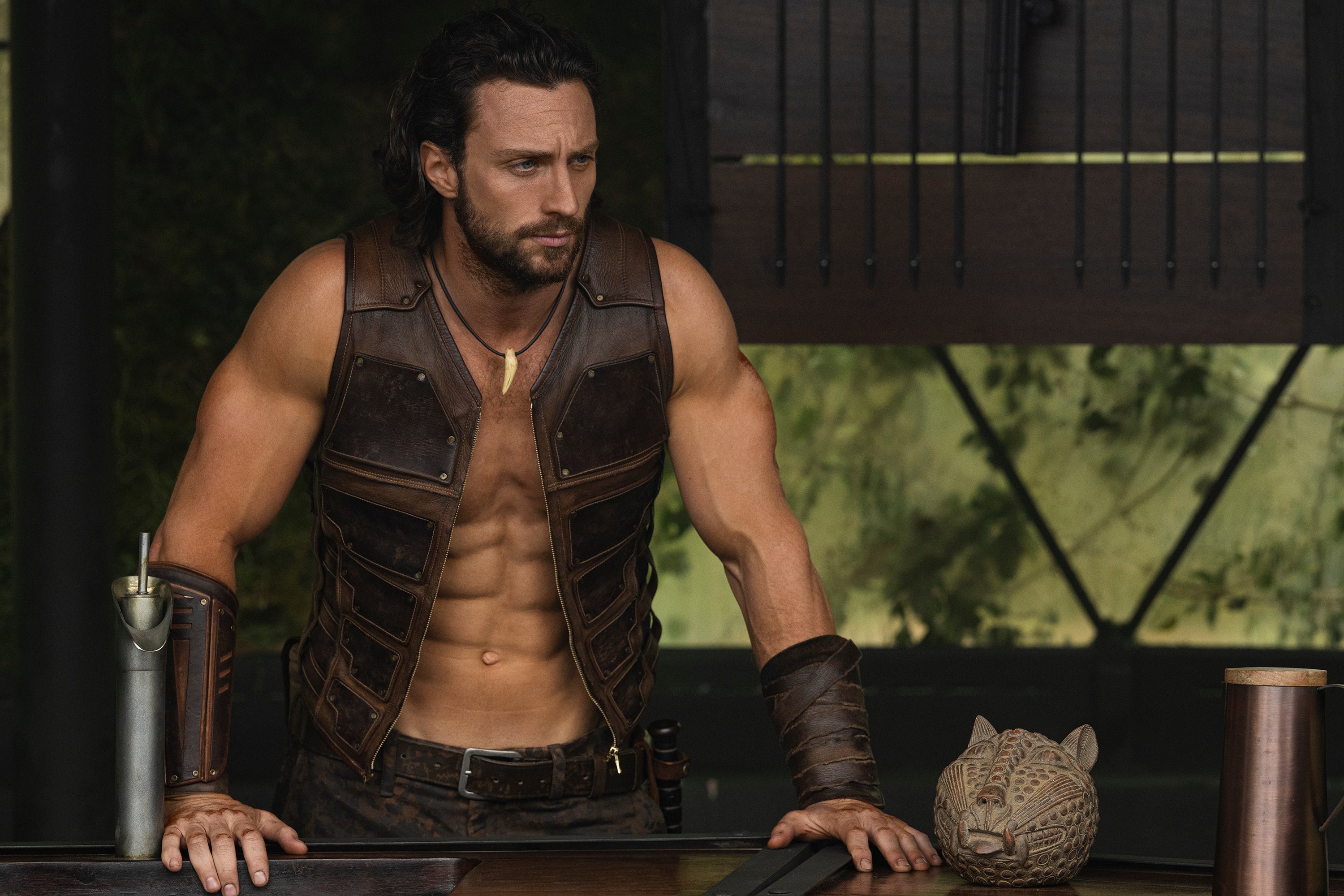 Aaron Taylor Johnson em Kraven, o Caçador