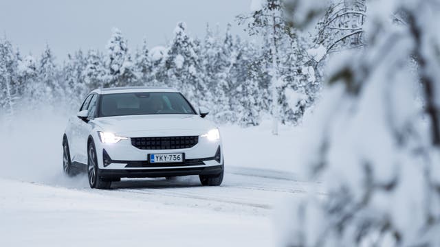 <p>Electric cars should be pre-conditioned before driving in cold weather </p>