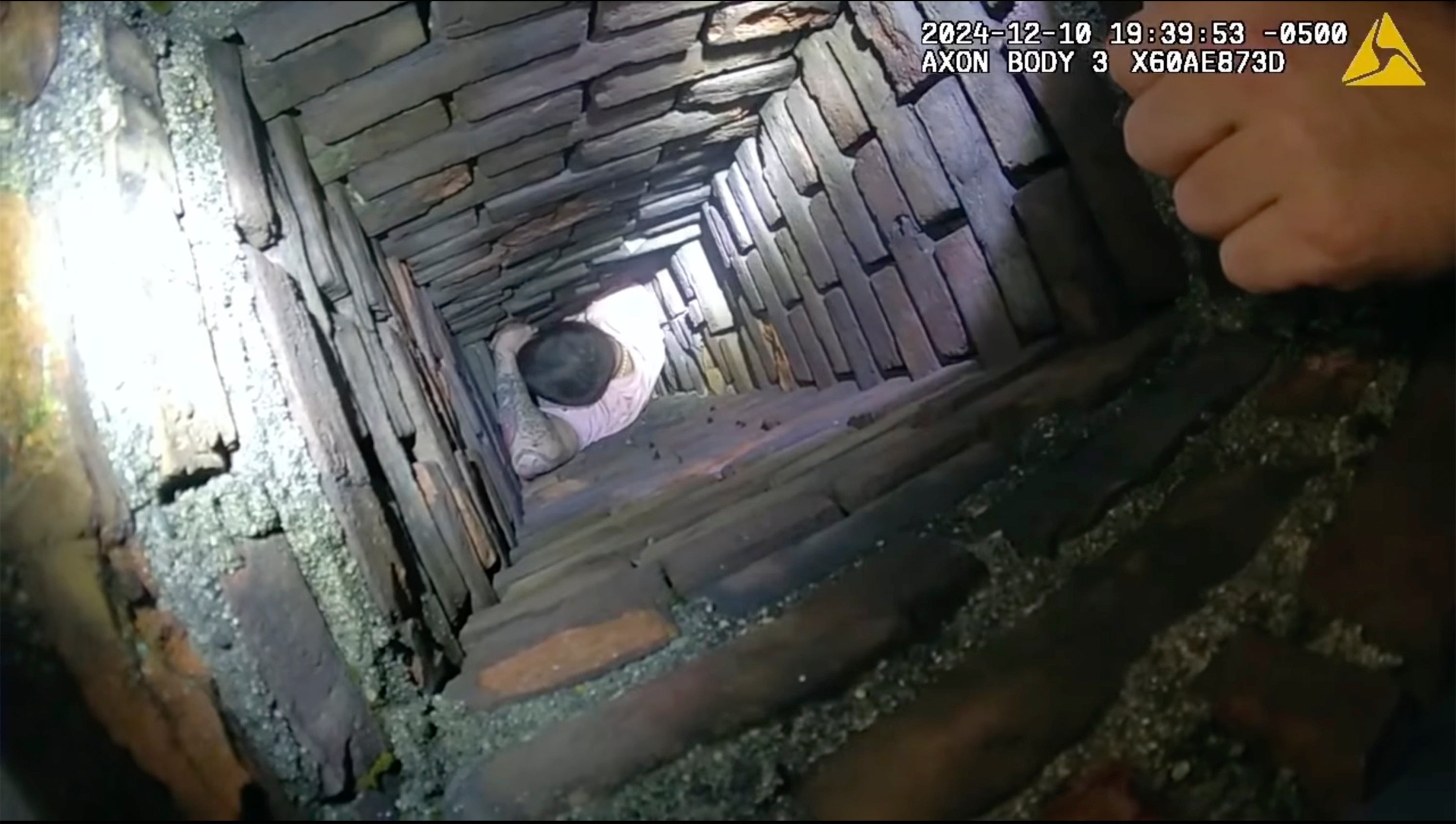 PRÓFUGO EN CHIMENEA