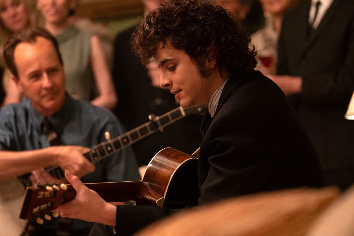 How Timothée Chalamet transformed into Bob Dylan for 'A Complete