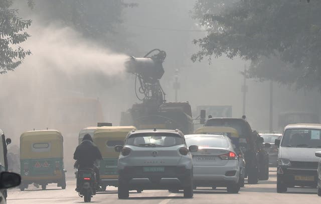 <p>File. Anti-smog cannon sprinkles water to curb air pollution in New Delhi, India, on 17 December 2024</p>