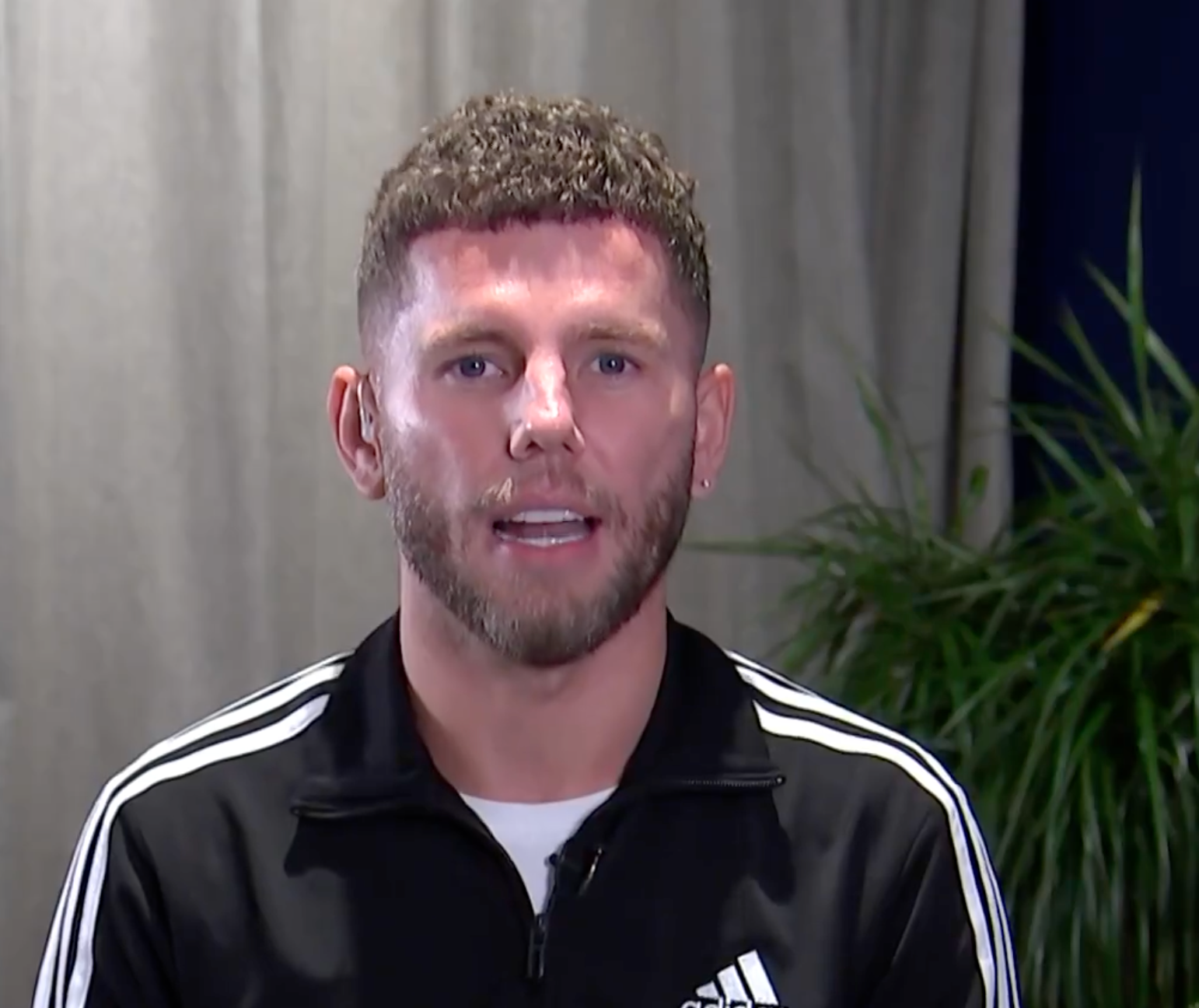 <p>Dean McCullough</p>