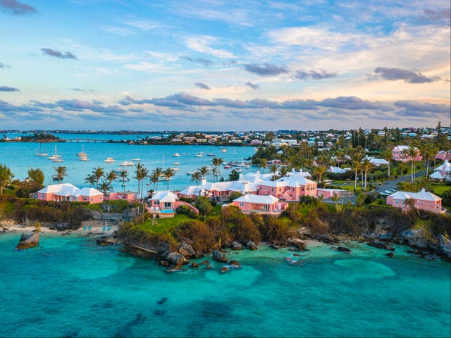 <p>Bermuda’s turquoise waters and secret coves  </p>