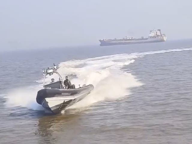 <p>Indian navy boat is seen just before crashing into a passenger ferry in Mumbai   </p>