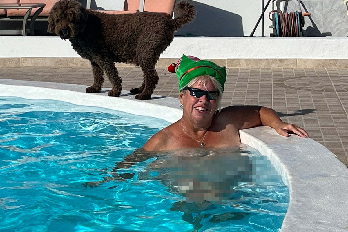 purenudist pool How naturists celebrate Christmas (and navigate cooking dinner naked) | The  Independent