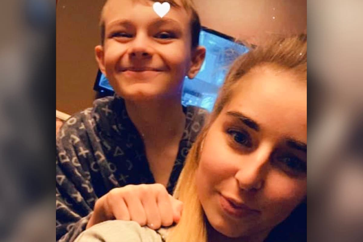 Sister of teenager murdered in case of mistaken identity brings ashes and hair to killers’ sentencing 