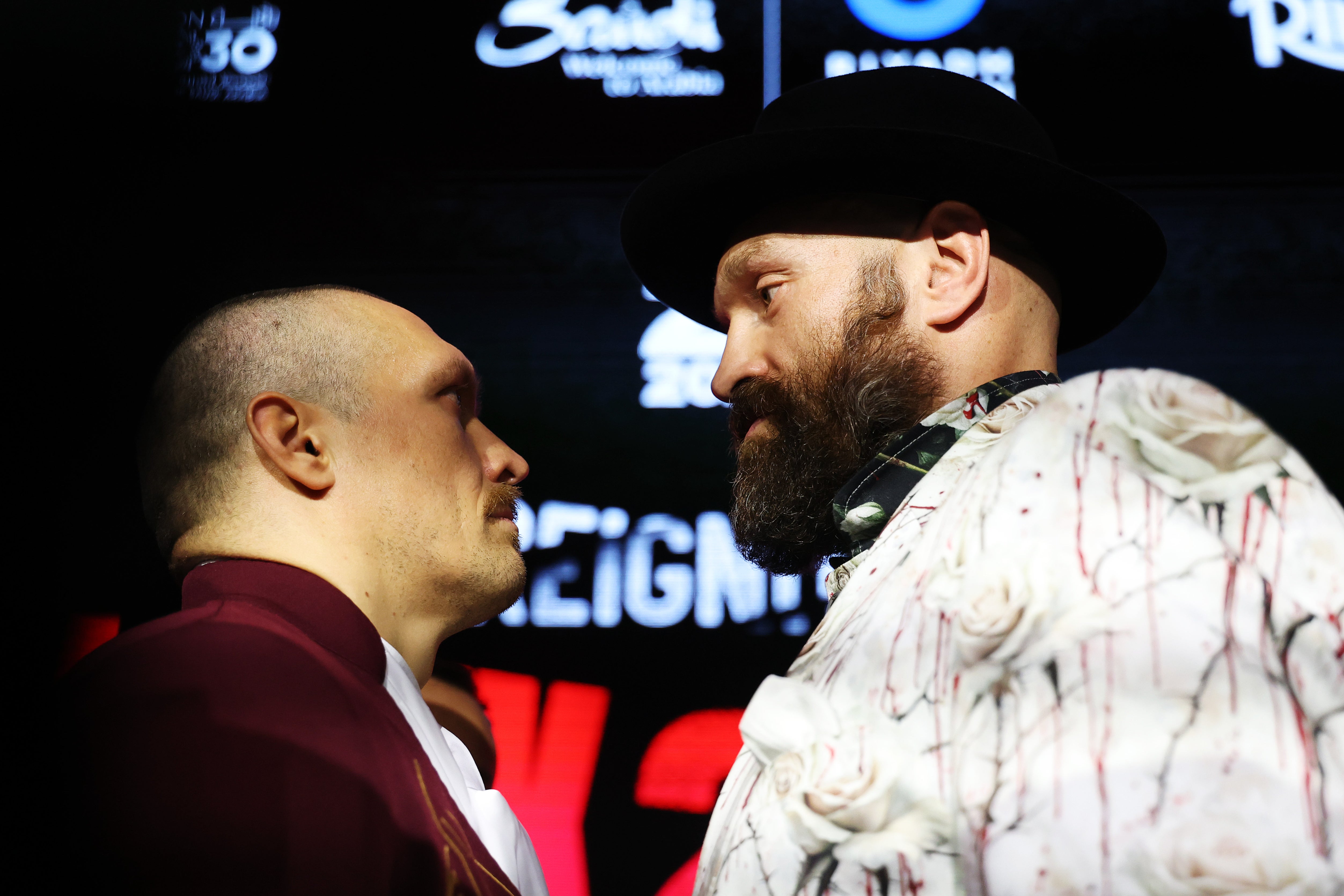 Oleksandr Usyk (left) and Tyson Fury could not be separated for 12 minutes