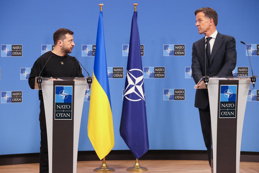 Ukrainian President Volodymyr Zelensky with NATO Secretary General Mark Rutte in October