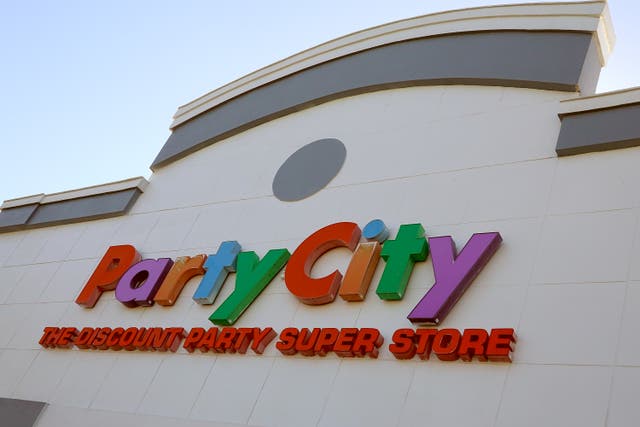 <p>Party City is “winding down” immediately, shuttering all stores and leaving thousands of employees suddenly without jobs</p>