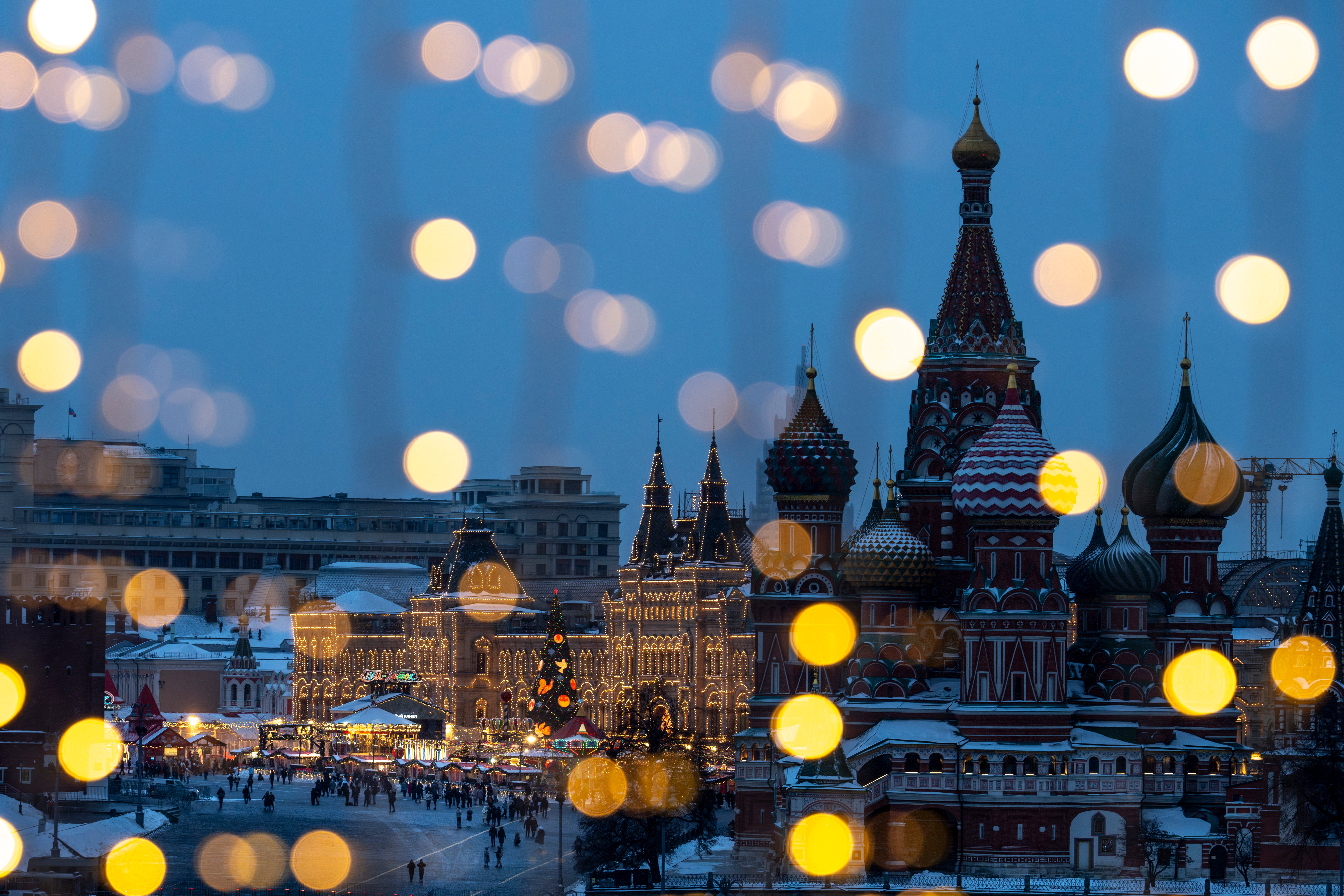 Holiday Lights Around the World Photo Gallery