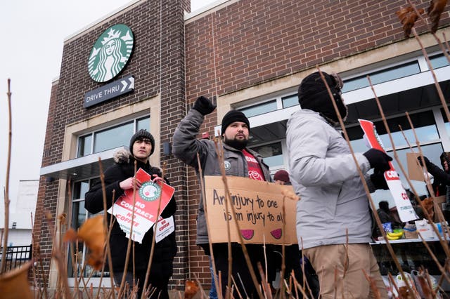 <p>A Starbucks strike, expected to last until Christmas Eve, has now expanded to 10 major US cities – bad news for last minute shoppers looking to stop for a coffee break</p>