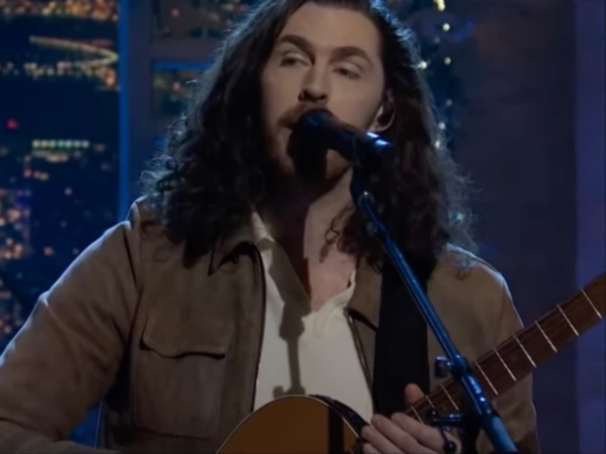 Hozier delivers emotional cover of Fairytale of New York on SNL | News