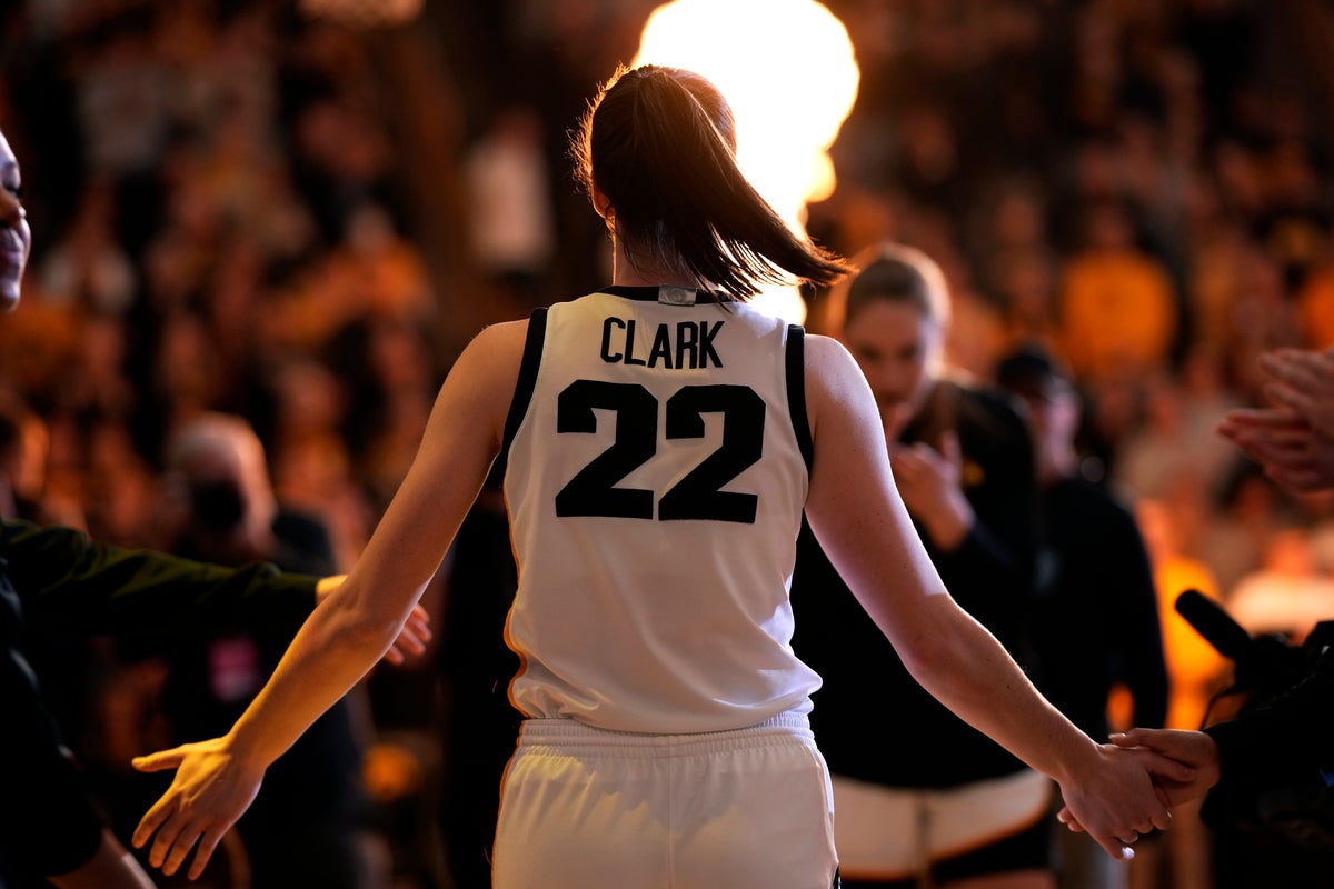 https://static.independent.co.uk/2024/12/24/14/YE_Female_Athlete_of_the_Year_Clark_Basketball_25632.jpg?width=1200&height=800&crop=1200:800