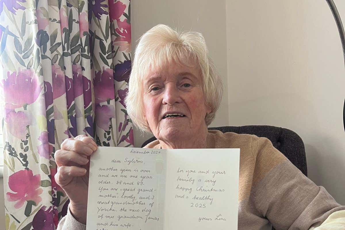 Sylvia Perkins has received a Christmas card from her German pen pal every year for 76 years (Sylvia Perkins/PA)