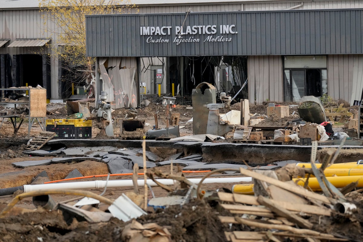 OSHA investigators says Tennessee company gave employees enough time to flee hurricane flooding. The workers disagree