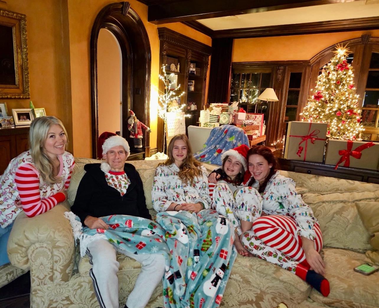 Michael Bolton poses with his family on Christmas