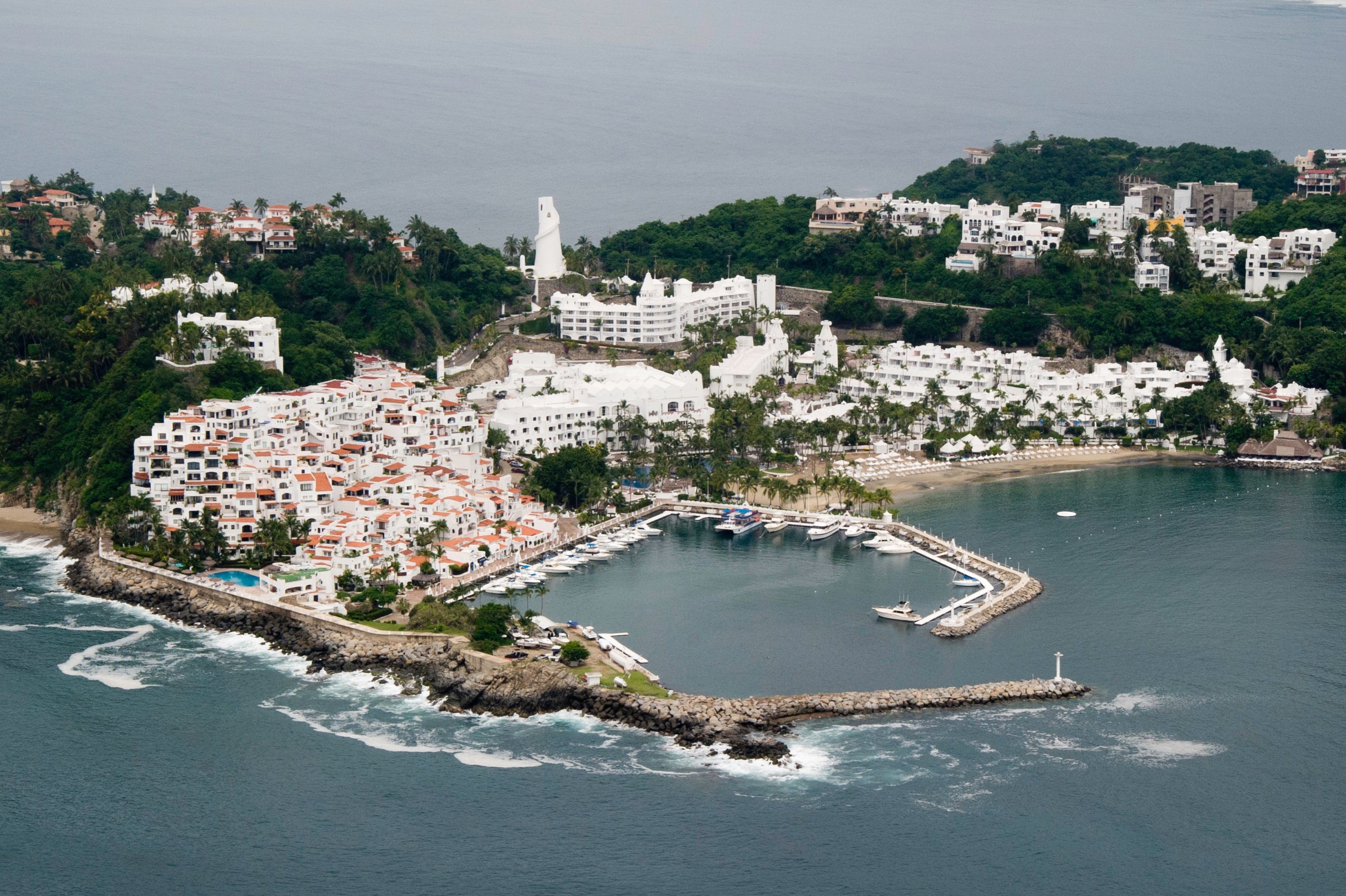 Manzanillo has a level 4 ‘do not travel’ warning due to crime and kidnapping