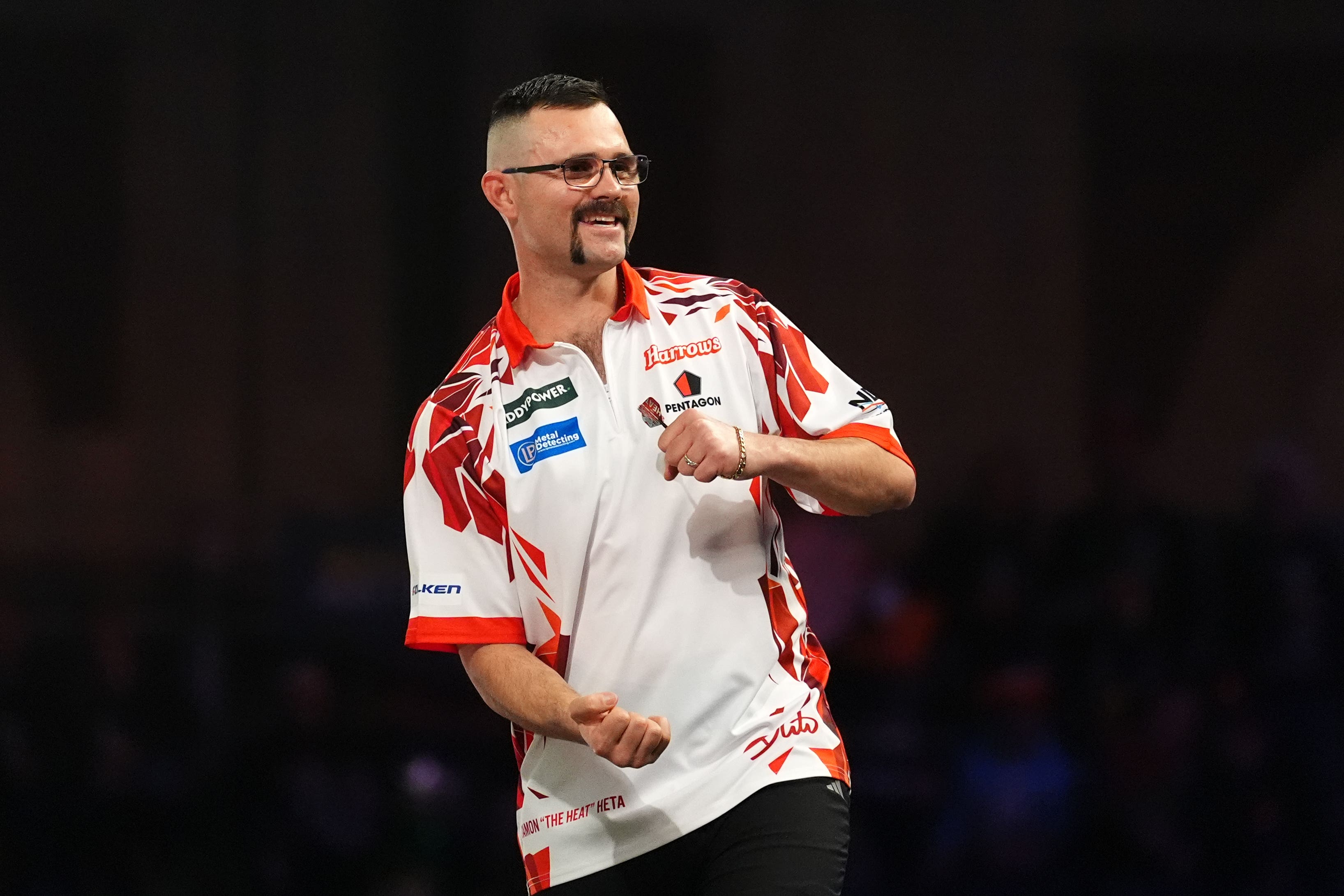 Damon Heta lands nine-darter as World Championship resumes