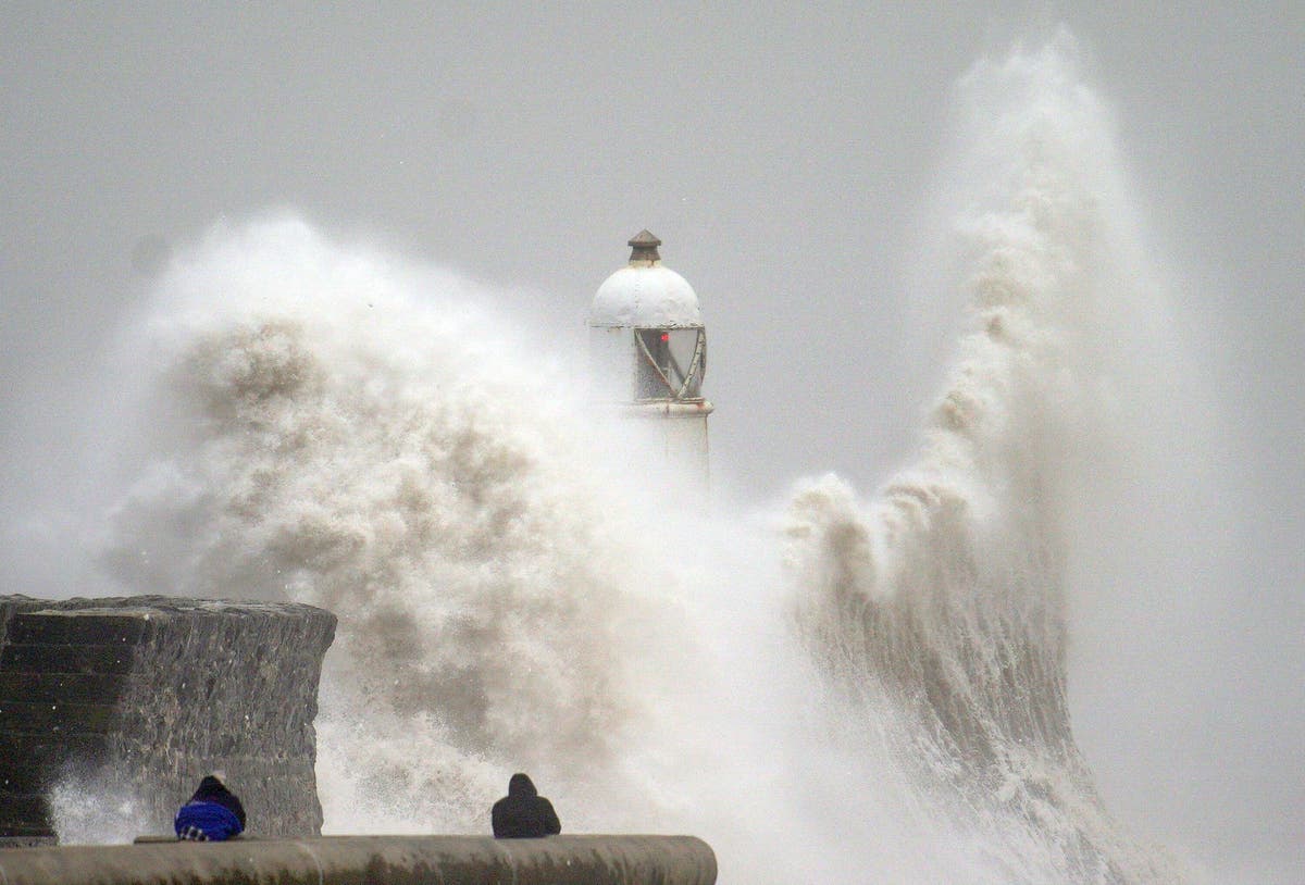 Storm Eowyn map: Where and when snow and 100mph winds will hit UK after Met Office weather warnings issued