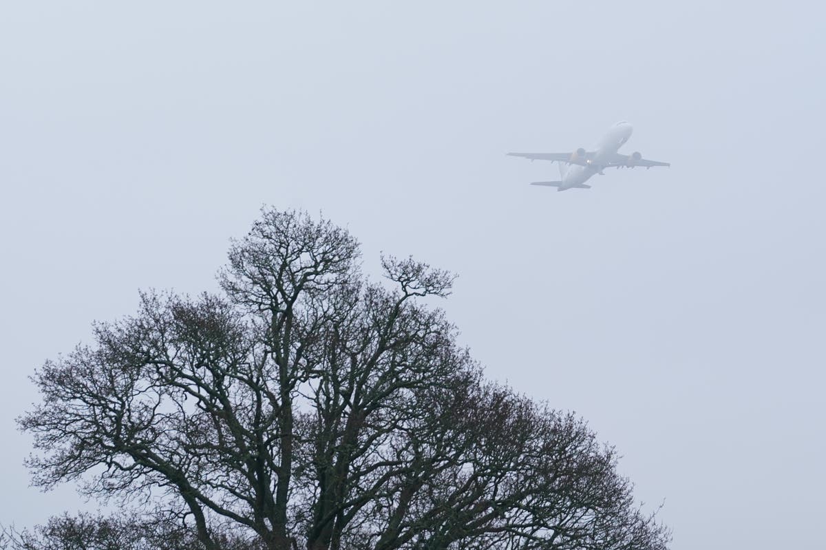 UK airport delays: Fog travel chaos could continue with snow weather warning to come