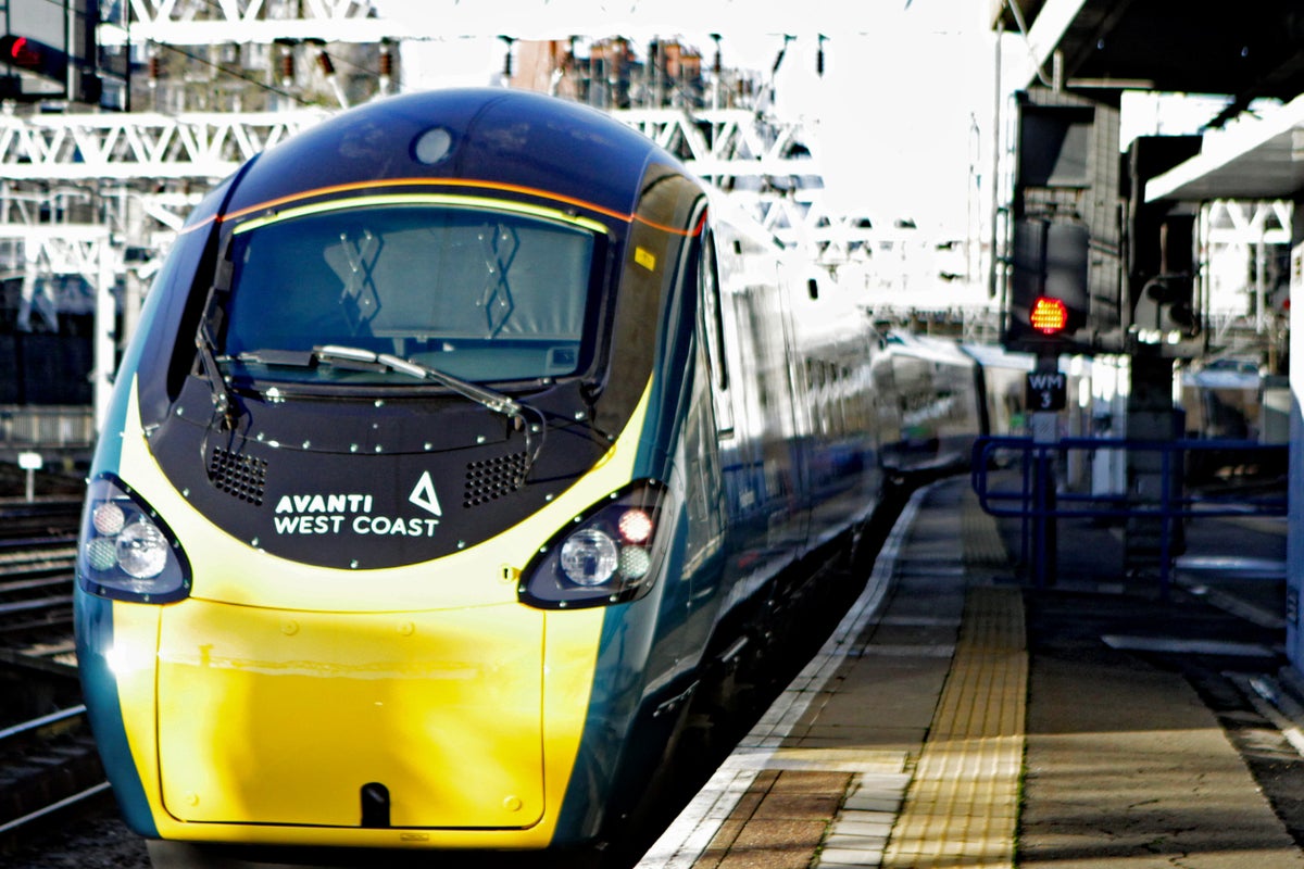 Manchester to London ‘ghost train’ to carry passengers after U-turn