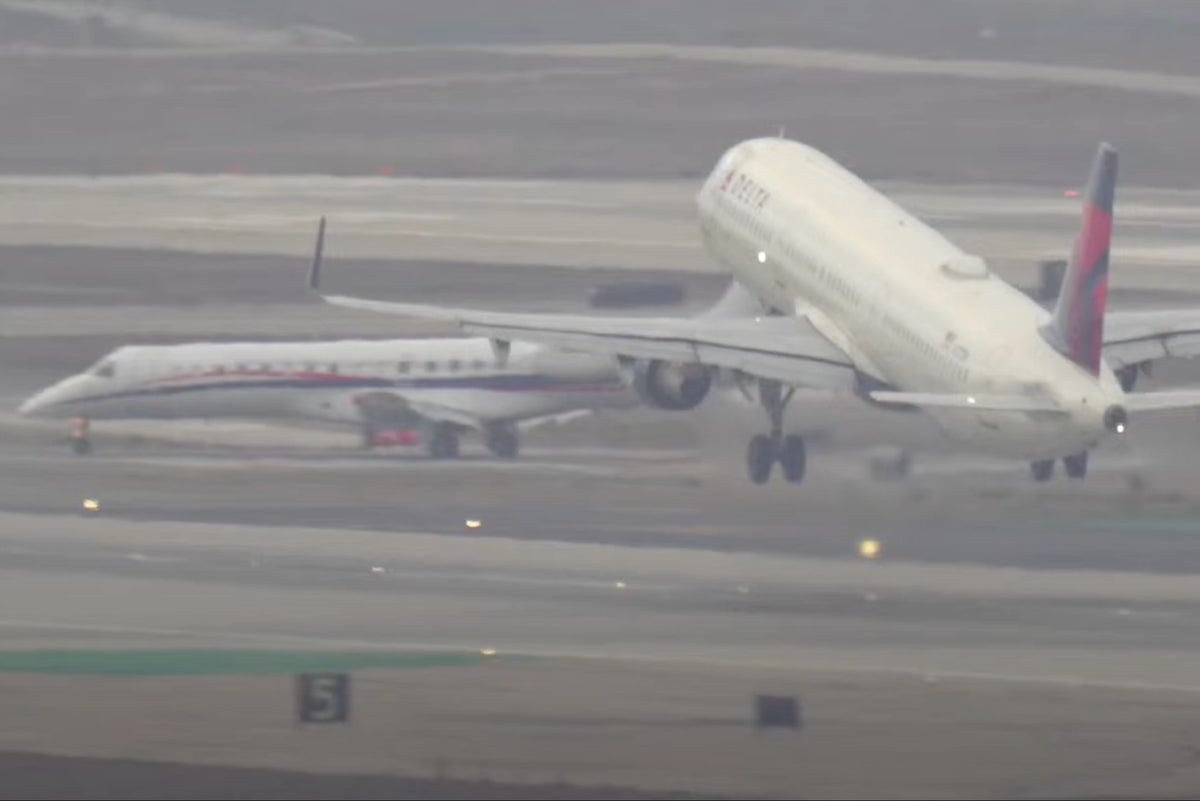 Stop, stop, stop: Air traffic control intervenes to avoid plane collision on LAX runway