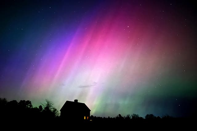 <p>Skygazers can stare up at The Northern Lights within an hour or two of midnight (local time) on New Years Eve say The NOAA</p>