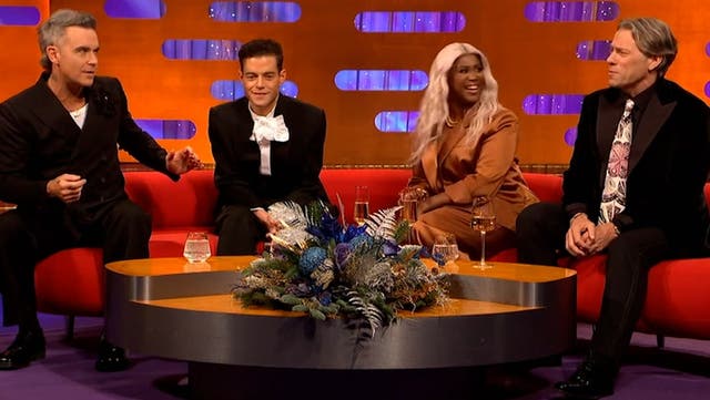 <p>Robbie Williams makes Ozempic joke as singer compares his bottom to Better Man co-star.</p>