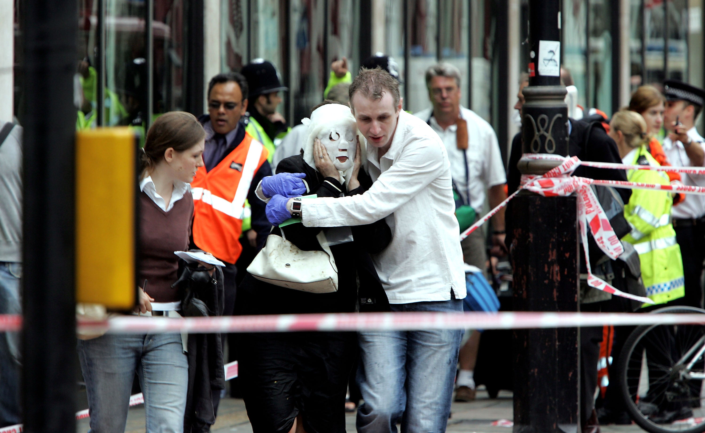 Emergency services assist passengers at Edgware Road