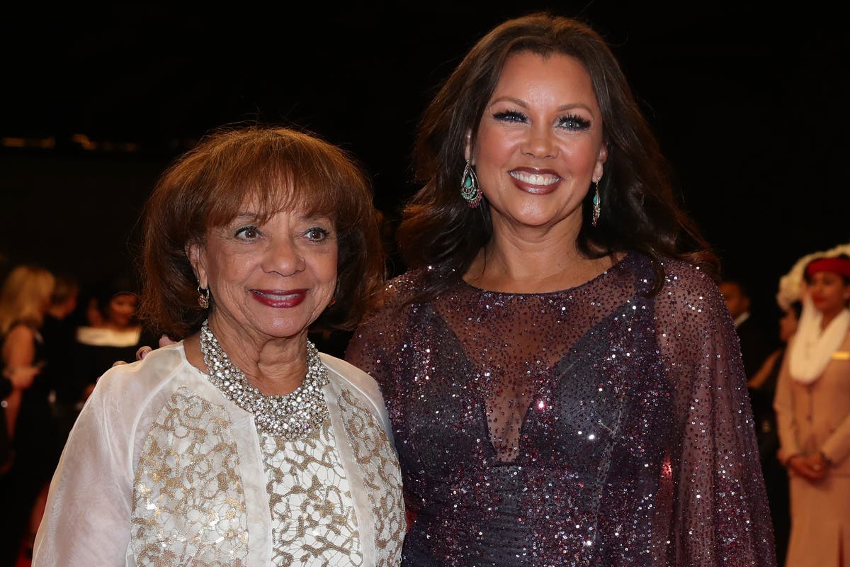 Vanessa Williams’ mother dies during London trip to see her West End show