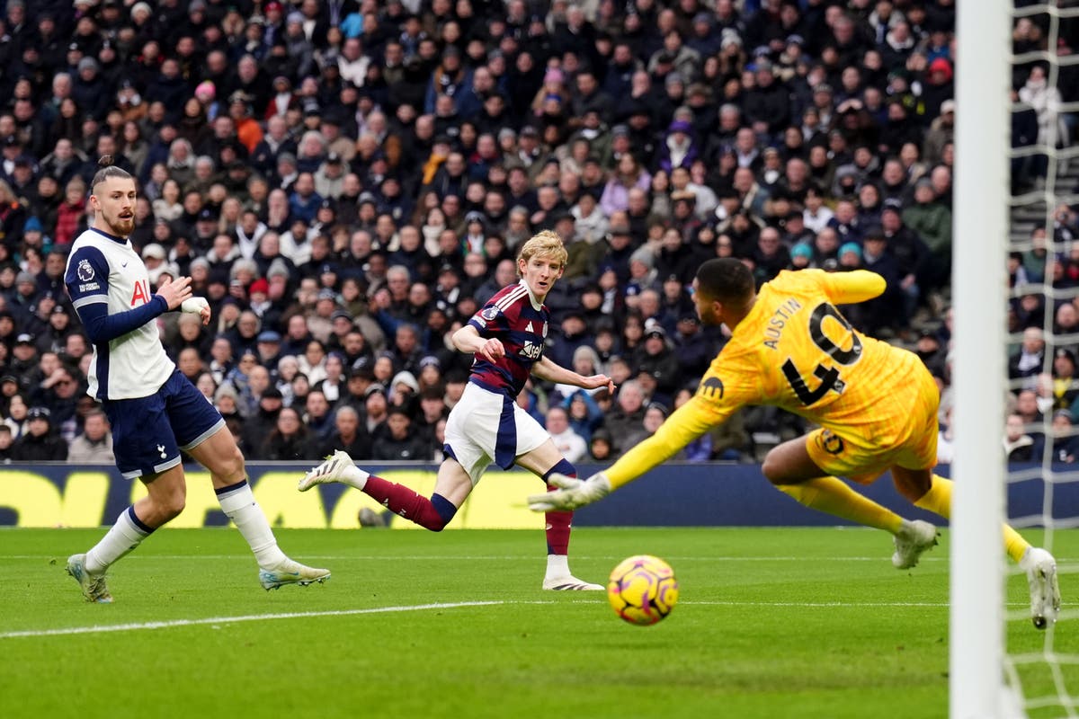 Newcastle Defeats Tottenham for Fifth Straight Win