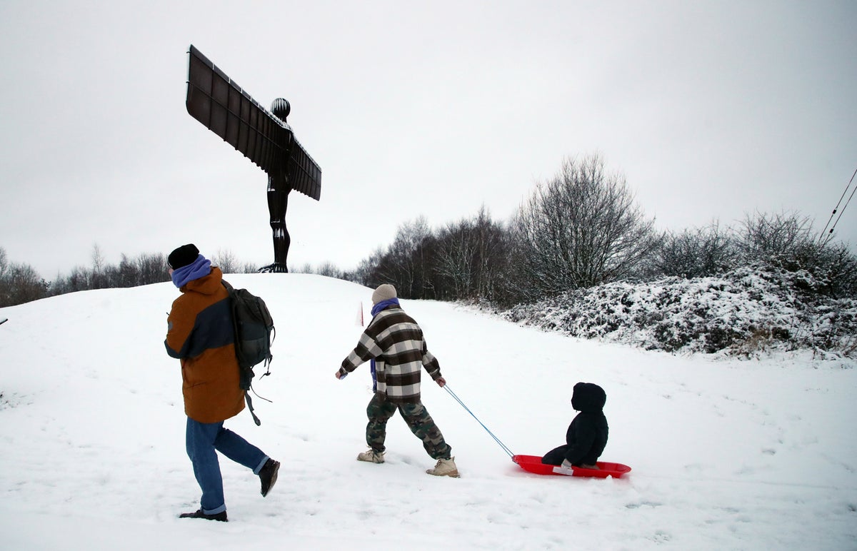 Heavy snow brings widespread disruption across the UK