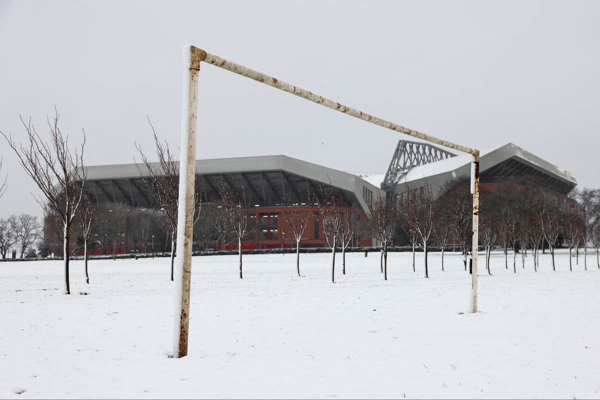 Liverpool vs Manchester United to go ahead despite heavy snow hitting United Kingdom