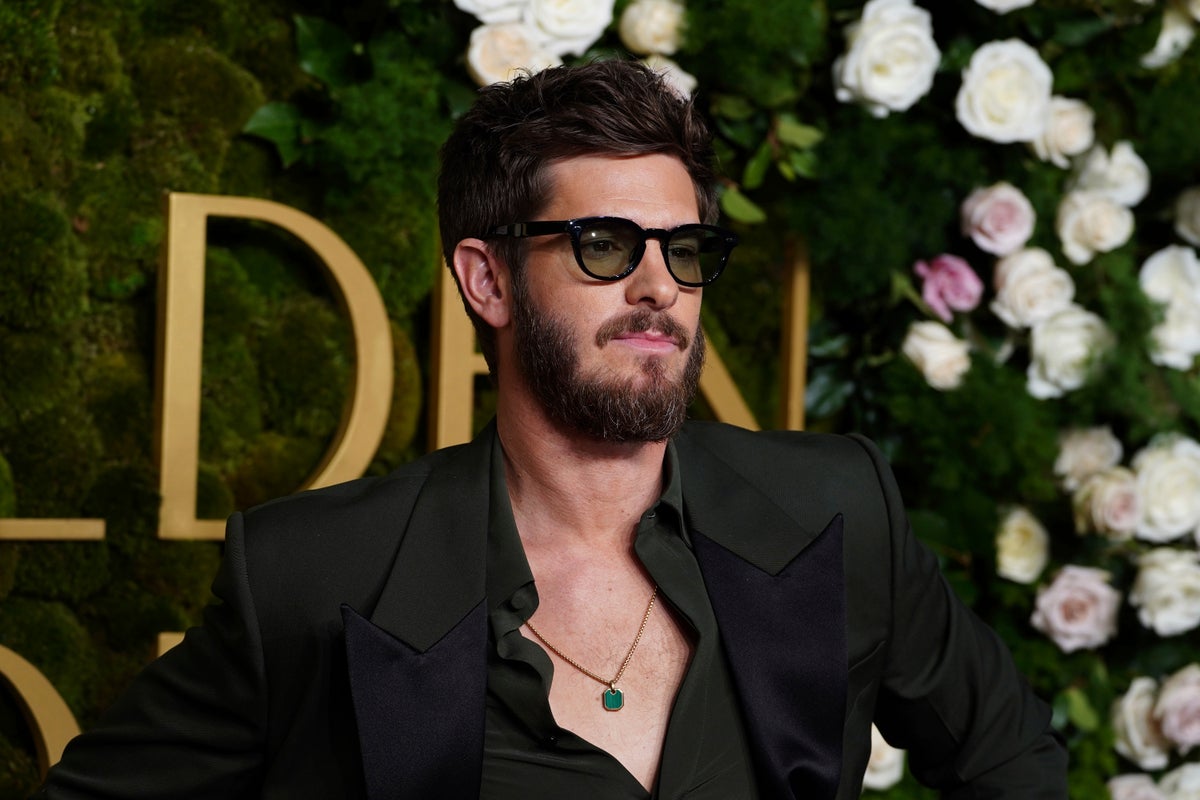 Andrew Garfield rocks pair of reading glasses at Golden Globes 2025