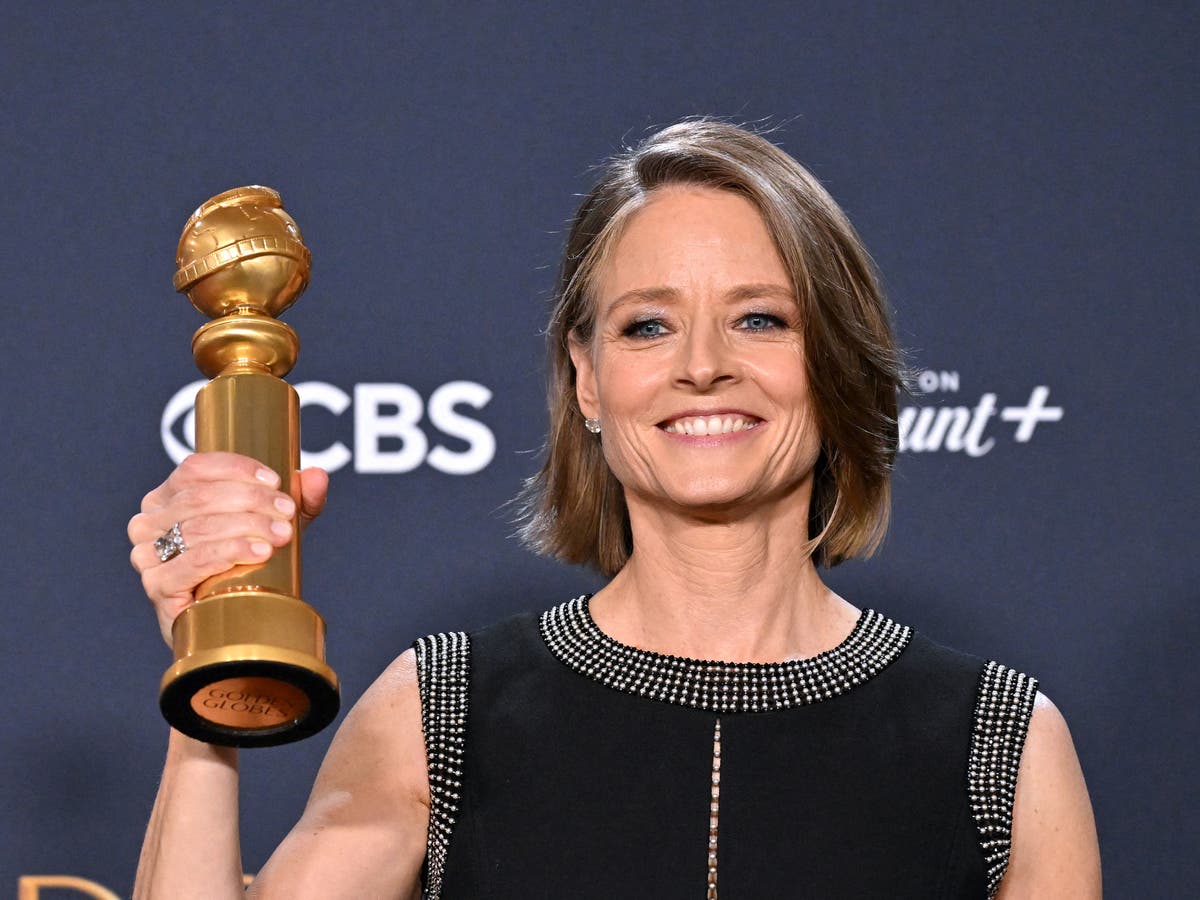 Jodie Foster heckled as she wins fifth Golden Globe | The Independent