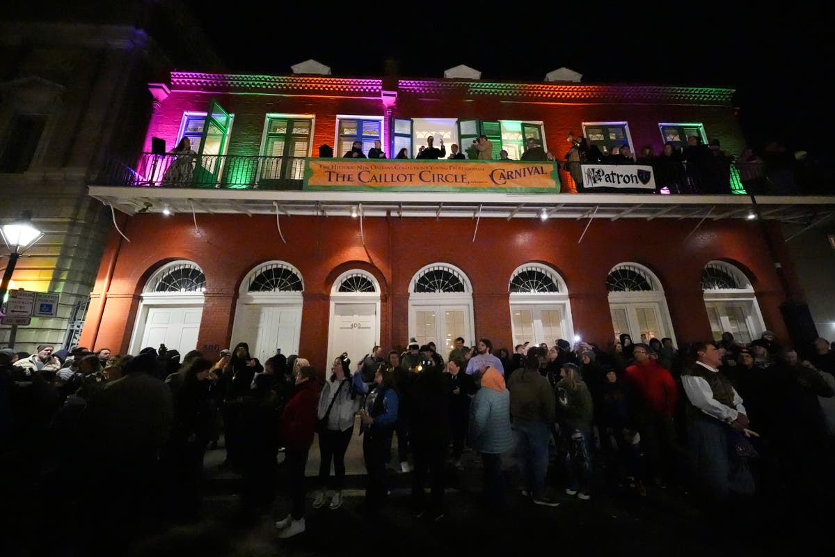 New Orleans holds 1st parade of Carnival season 5 days after deadly attack on Bourbon Street