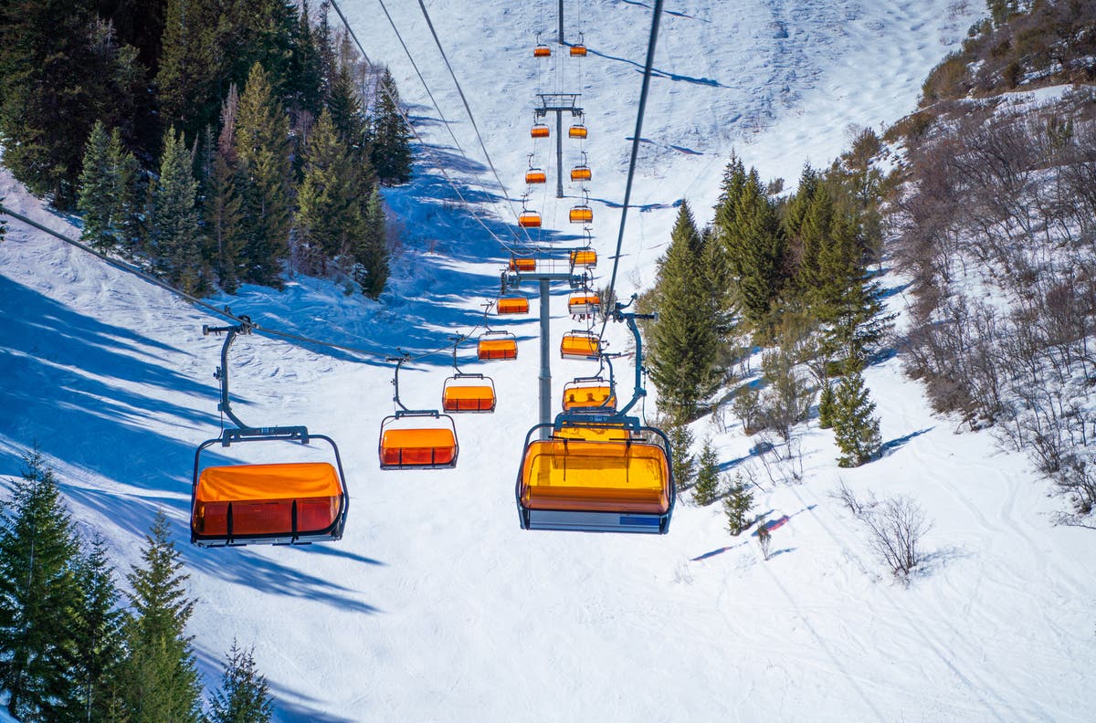 Ski worker strikes cause three-hour lift lines at luxury Utah resort