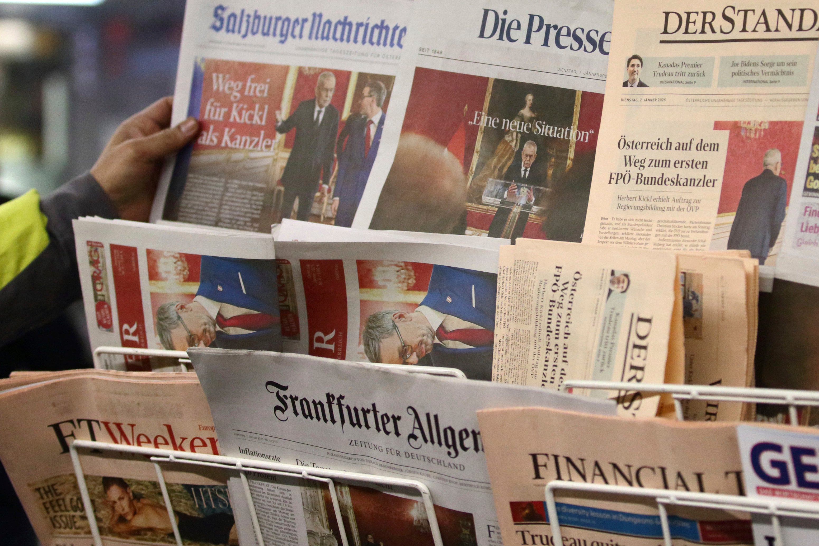 <p>Time is running out for international newspapers</p>