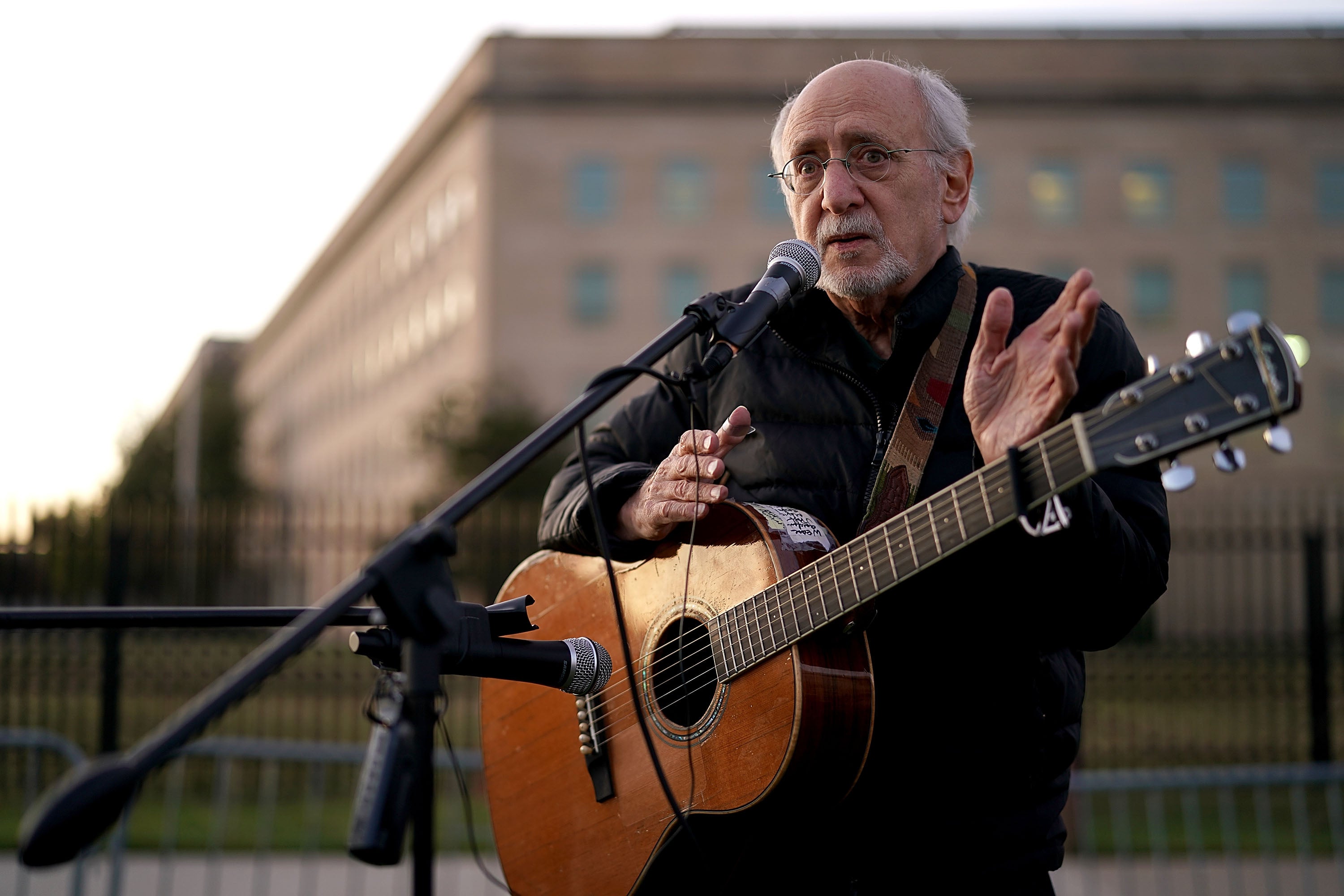 Peter Yarrow from Peter, Paul and Mary folk music trio dies aged 86 | The  Independent