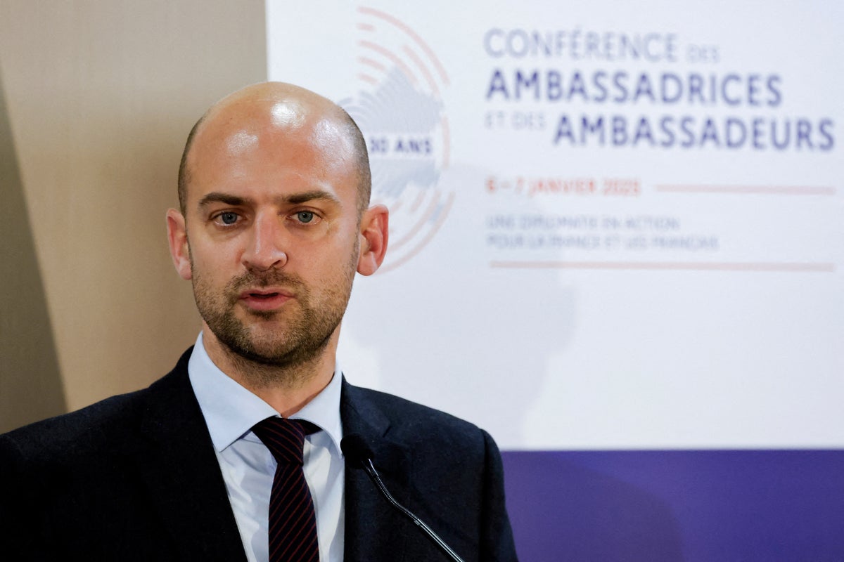 France halts Gaza evacuations over antisemitism row involving Palestinian student