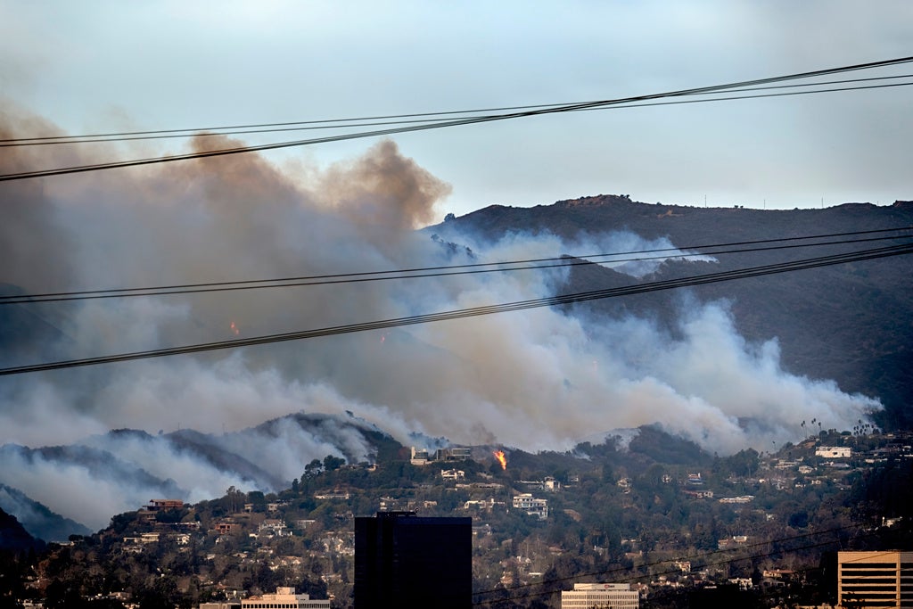 Fires burned in Brentwood near Affleck’s $20 million home