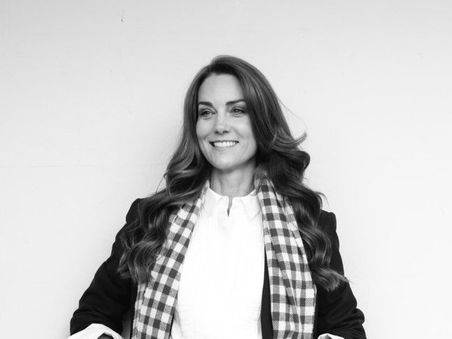 Message issued with new, unseen black and white picture of Kate.